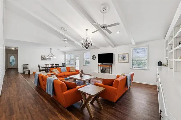 2275 W Moonlight Drive, Robinson, TX 76706