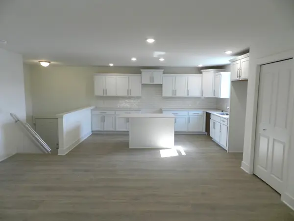 558 Swan River DR, Benton Twp, MI 49022