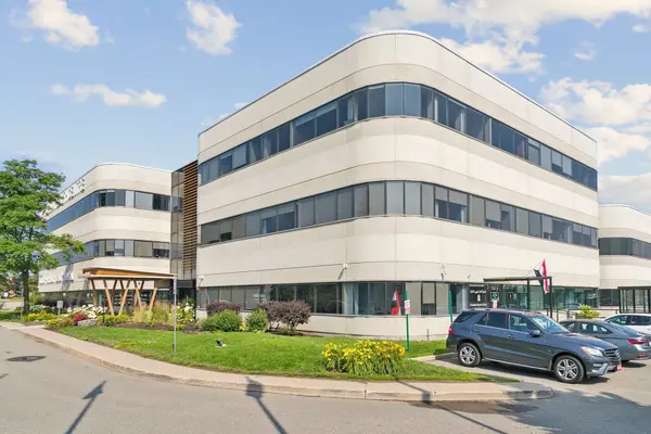 320 Matheson BLVD W #211-2, Mississauga, ON L5R 0H2