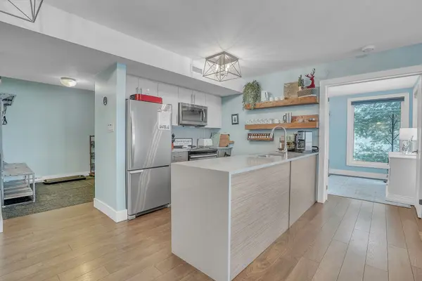 1 Tree Tops LN #201, Huntsville, ON P1H 1A9