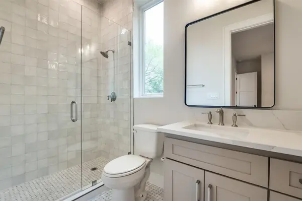 250 E Dallas Road #119, Grapevine, TX 76051