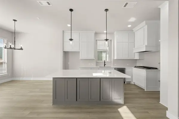 2306 Flock Drive, Mansfield, TX 76063