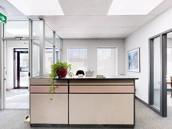 949 Kamato RD, Mississauga, ON L4W 2R5