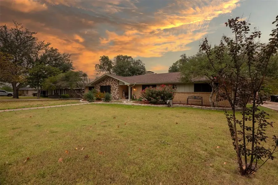 5122 Meadowbrook Drive, Greenville, TX 75402
