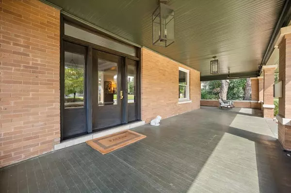 Fort Worth, TX 76110,1112 Elizabeth Boulevard