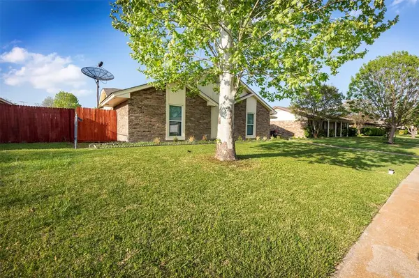 7109 Lakeshore Drive, Rowlett, TX 75089