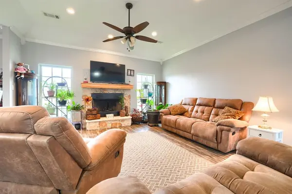 100 County Road 4719, Cumby, TX 75433