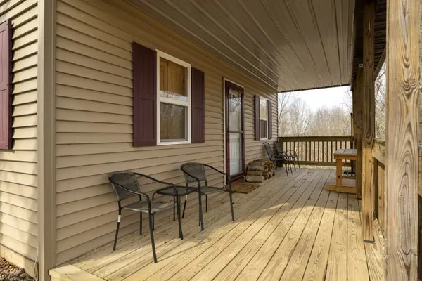 677 Dickens Rd, Oak Hill, OH 45685