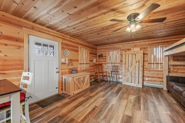 677 Dickens Rd, Oak Hill, OH 45685