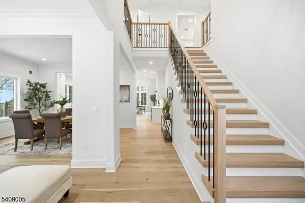 11 Hawthorne Dr, Livingston Twp., NJ 07039