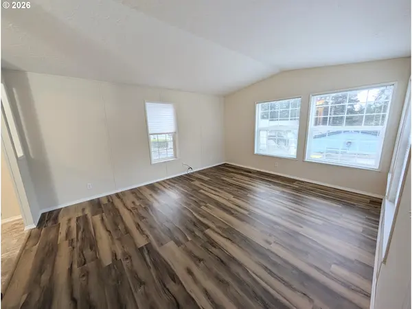 580 SHOREPINES PL, Coos Bay, OR 97420