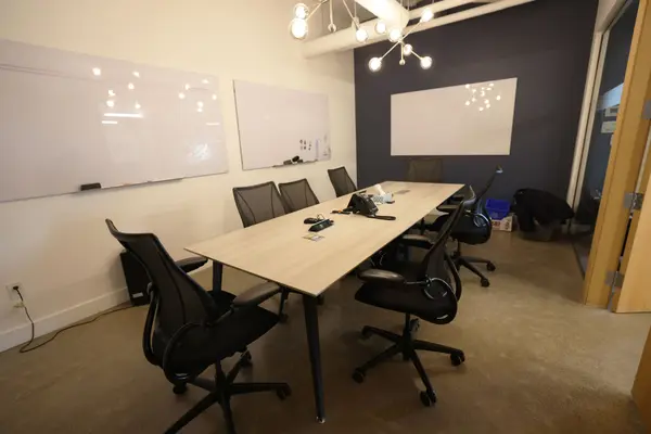 32 Lisgar ST #300, Toronto C01, ON M6J 0C9