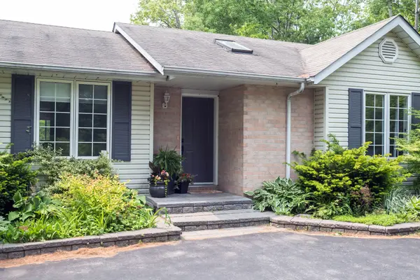 524 Christiani RD, Quinte West, ON K8V 5P4