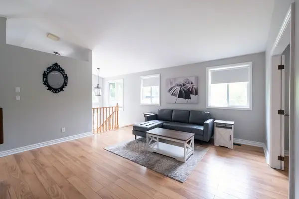 524 Christiani RD, Quinte West, ON K8V 5P4