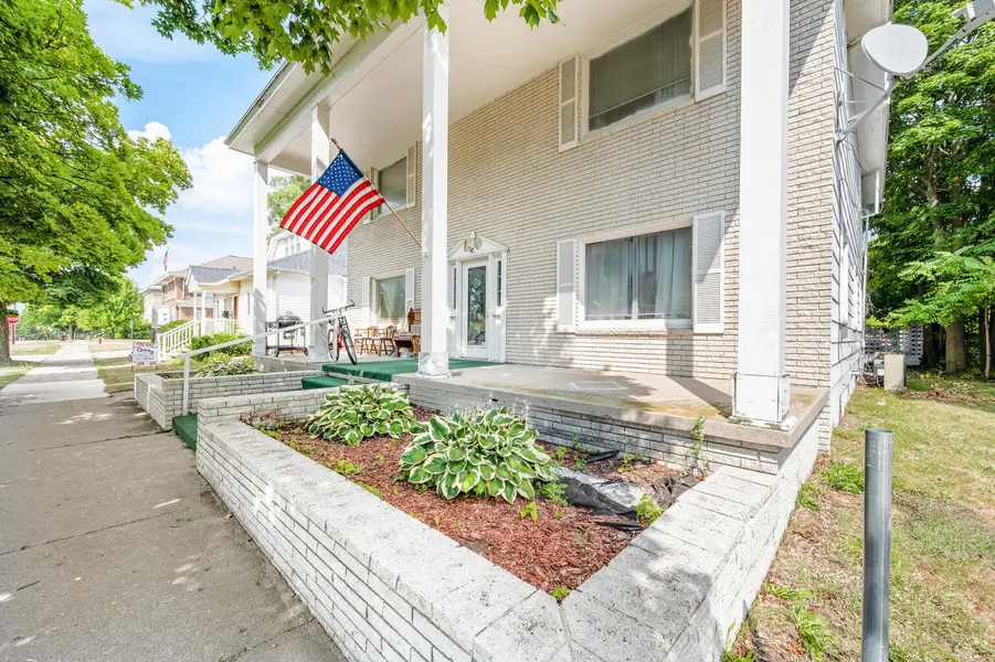 117 S Warren AVE, Big Rapids, MI 49307