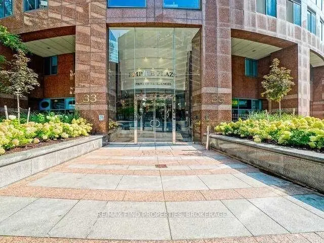 33 University AVE #604, Toronto C01, ON M5J 2S7