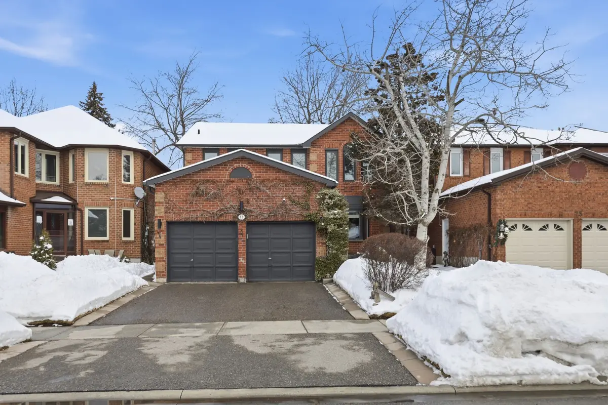 77 Lord Simcoe DR, Brampton, ON L6S 5H1