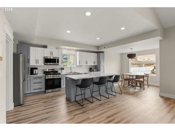 630 S 10TH ST, Creswell, OR 97426