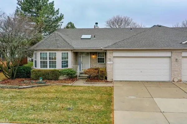 41388 Redmond CT, Clinton Twp, MI 48038