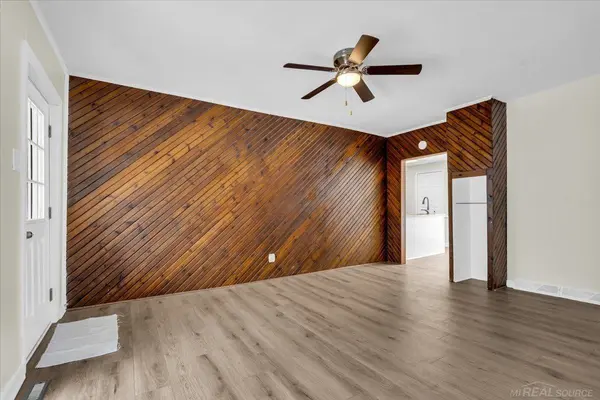 412 Orchard ST, St Clair, MI 48079