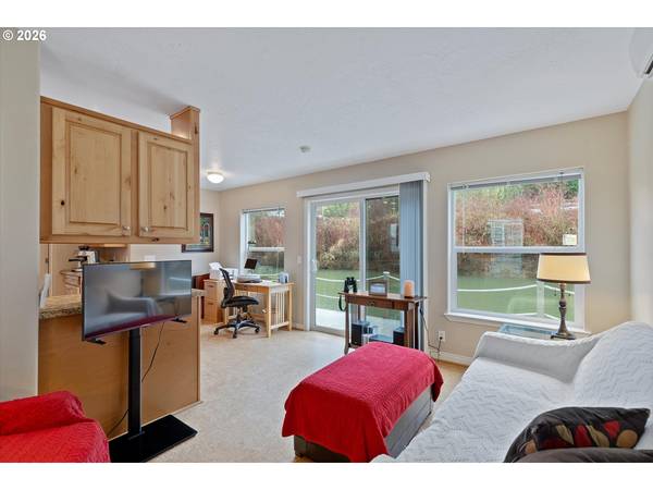 13354 NW Marina WAY, Portland, OR 97231