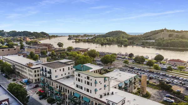 110 N Harbor #310, Grand Haven City, MI 49417