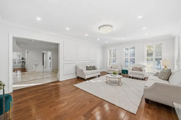 27 Dorwood CT, Vaughan, ON L4L 1M9