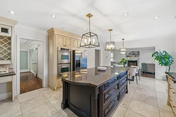 27 Dorwood CT, Vaughan, ON L4L 1M9