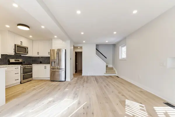 68 Macdonald AVE #Upper, Toronto W04, ON M9N 2E4