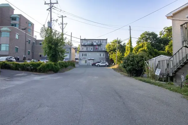 27 King ST E, Brockville, ON K6V 1A7