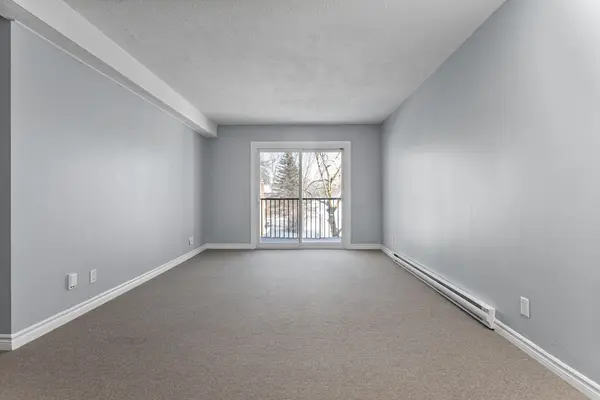 Belleville, ON K8P 2E3,25 College ST E #305