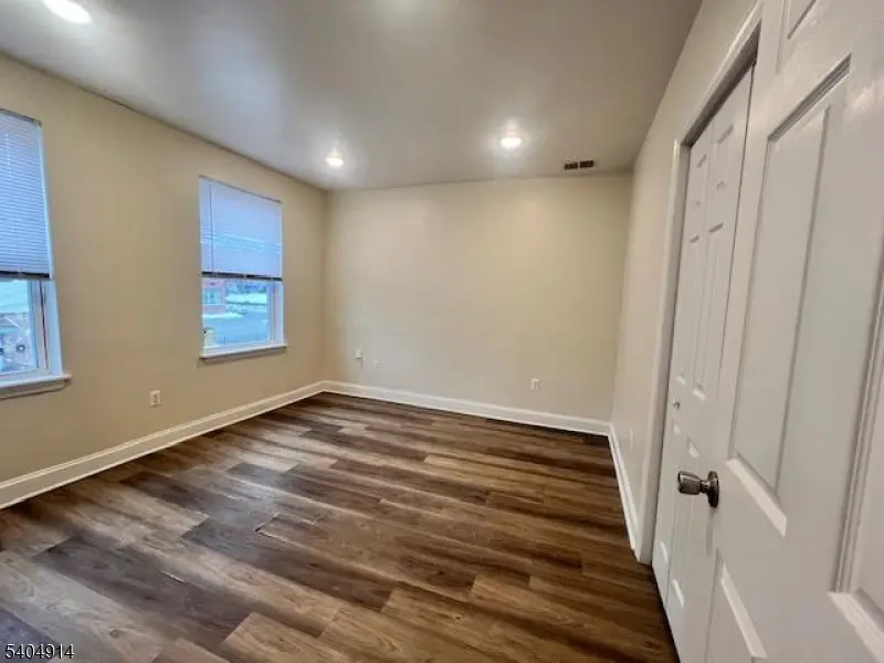 12 Seeley St, Paterson City, NJ 07501