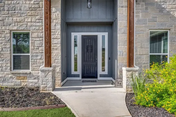 172 Cowan Crossing, Alvord, TX 76225