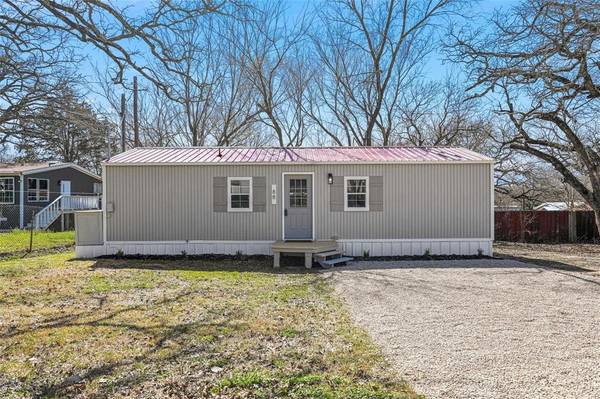 88 Live Oak Street, Alvarado, TX 76009