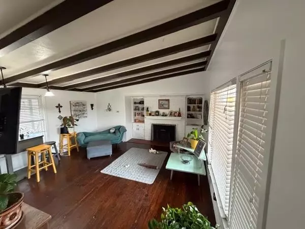 Fort Worth, TX 76116,6482-84 Waverly Way