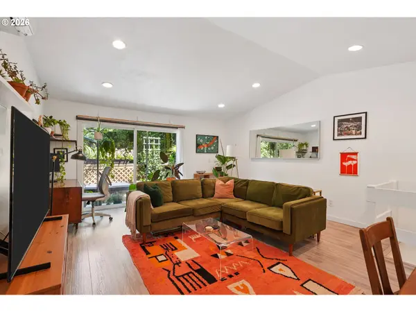 Portland, OR 97219,4594 SW CALDEW ST #A