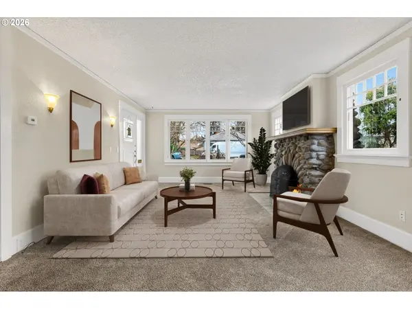 325 E ARLINGTON ST, Gladstone, OR 97027