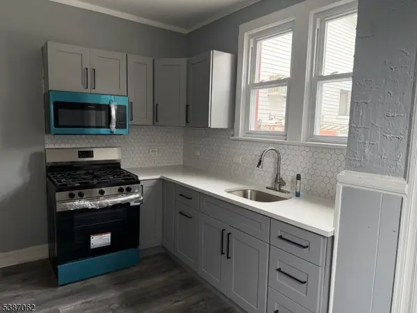 31 Tappan St #1, Kearny Town, NJ 07032