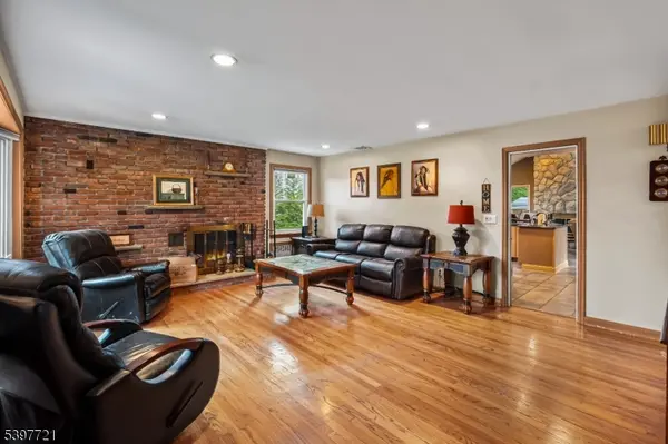 163 Briarwood Rd, Florham Park Boro, NJ 07932