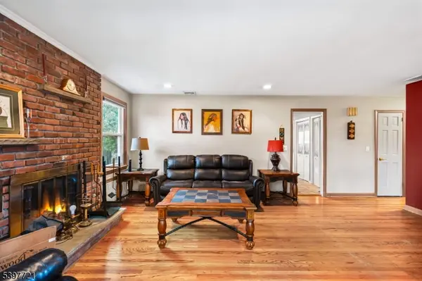 163 Briarwood Rd, Florham Park Boro, NJ 07932