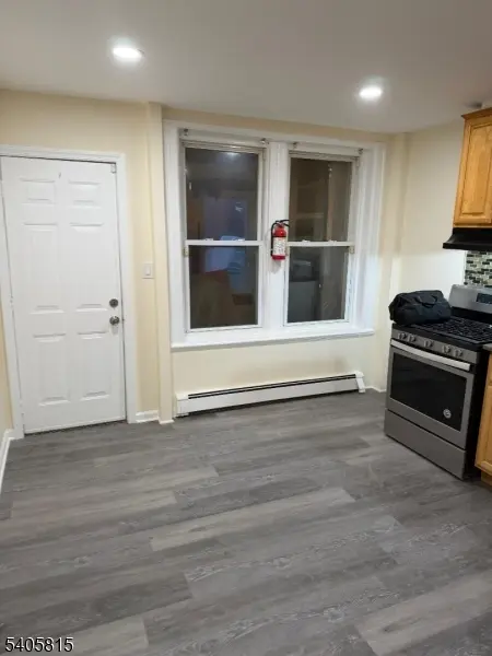 208 E 16Th St, Paterson City, NJ 07524