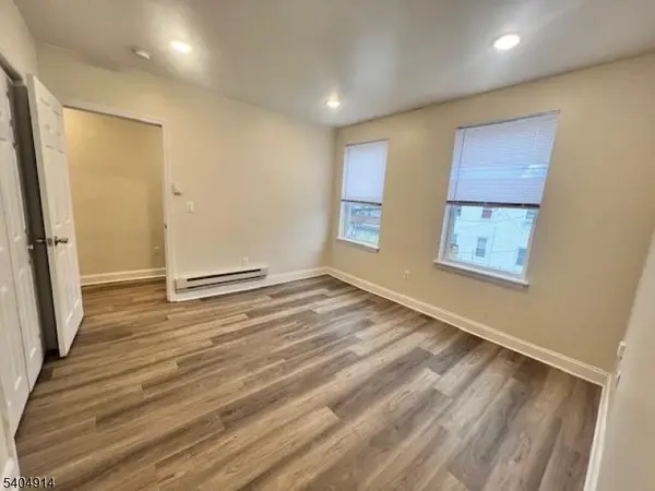 12 Seeley St, Paterson City, NJ 07501