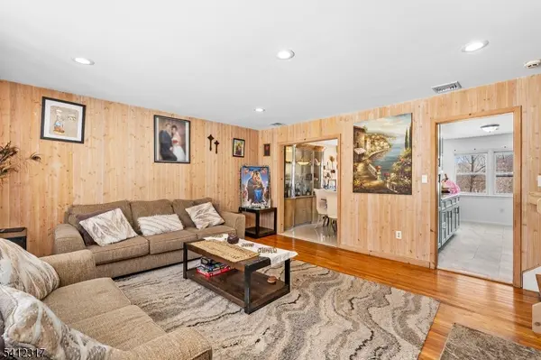 406 Kinderkamack Rd, River Edge Boro, NJ 07661