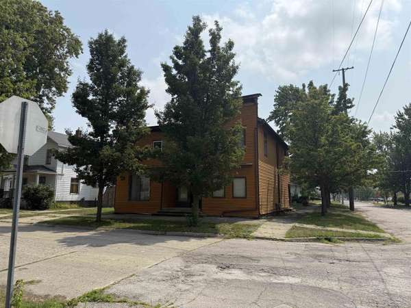 200 N Granger ST, Saginaw, MI 48602