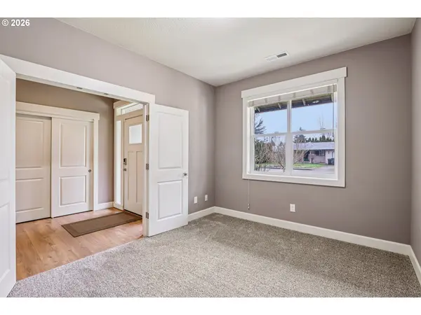 1020 N JUNIPER ST, Canby, OR 97013