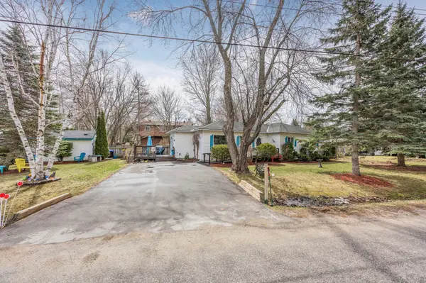 Innisfil, ON L9S 2E4,771 ROBERTS RD