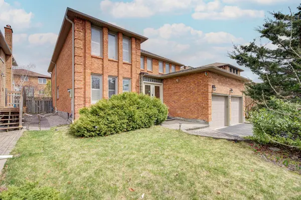 27 Binscarth CRES, Vaughan, ON L4J 4S4