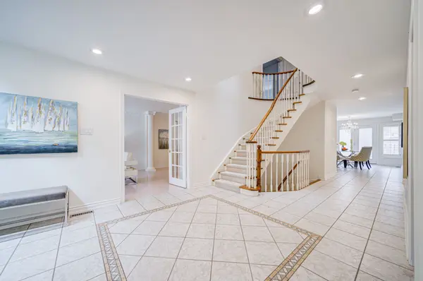 27 Binscarth CRES, Vaughan, ON L4J 4S4