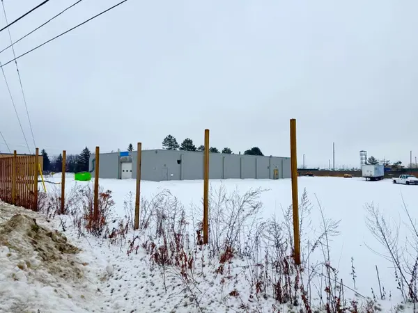 3 Industrial RD, Caledon, ON L7E 1K6