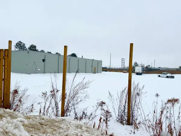 3 Industrial RD, Caledon, ON L7E 1K6